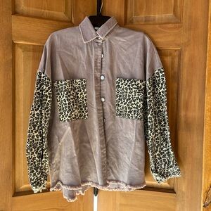 Boutique Denim Shacket Oversized Women’s Small Leopard and Purple